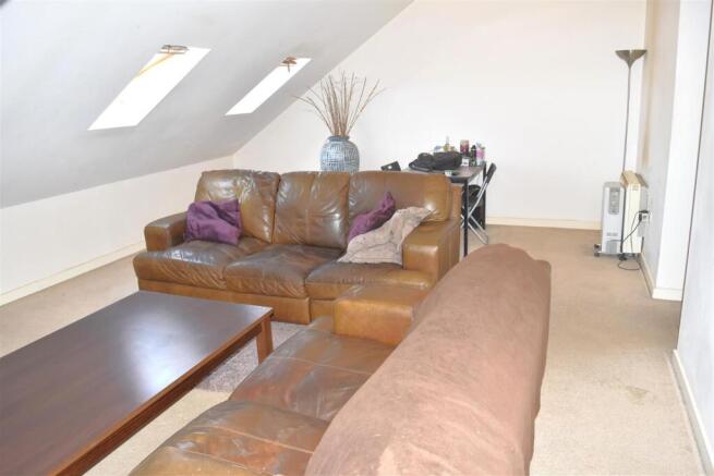 3 bed Penthouse for sale Image 8
