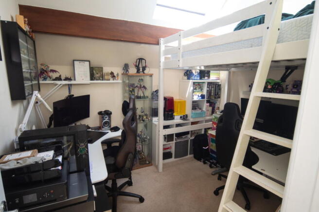 2 bed Flat for sale Image 11