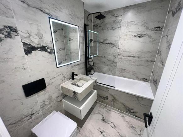 WhatsApp Image 2025-08-11 at 15.14.05_5cee4a1d.jpg