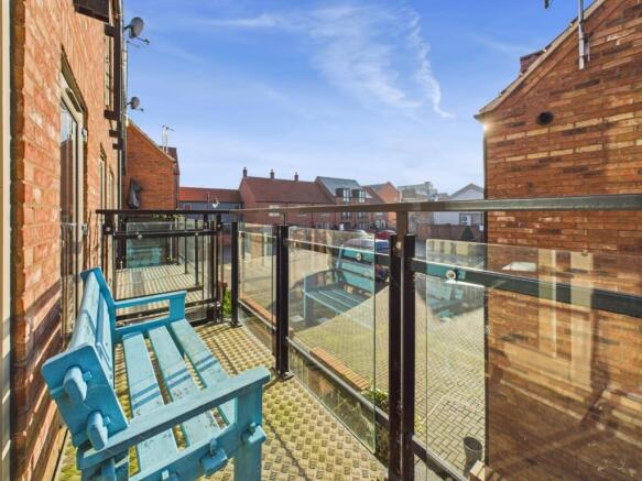 3 bed Town House for sale Image 8
