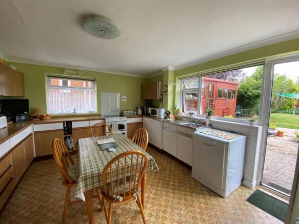Kitchen/Breakfast Room