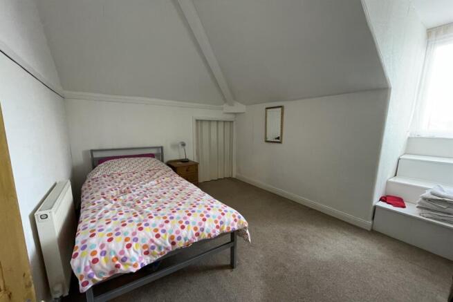 2 bed Flat for sale Image 6