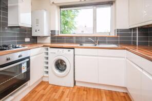 Flat 3, 2, Stirling Road, Bournemouth BH3 7JG