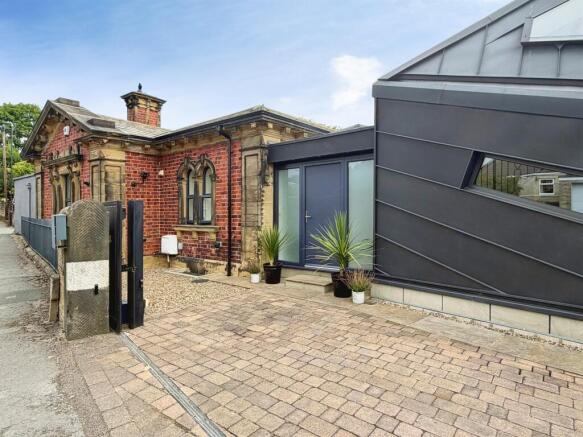 3 bed Detached for sale Image 11