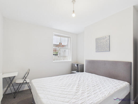 1 bed House Share to rent Image 4