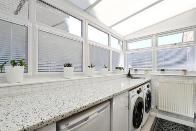 2 bed Semi-Detached Bungalow for sale Image 5