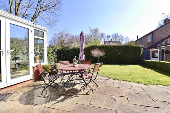 4 bed House for sale Image 8