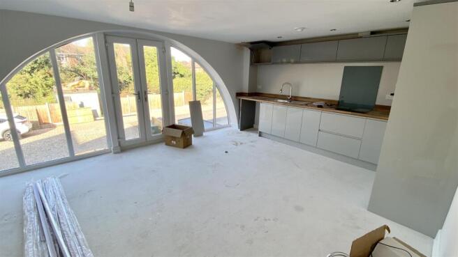 OPEN PLAN LIVING KITCHEN