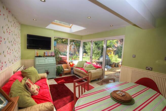 GARDEN ROOM