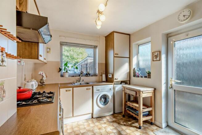 8698237-interior03-800.jpg
