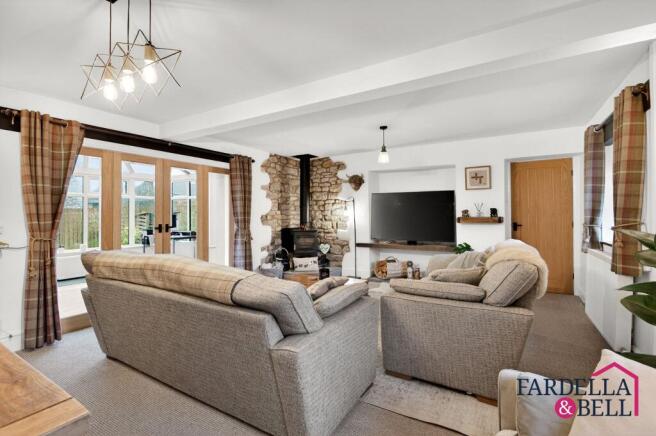3 bed Semi-Detached for sale Image 8