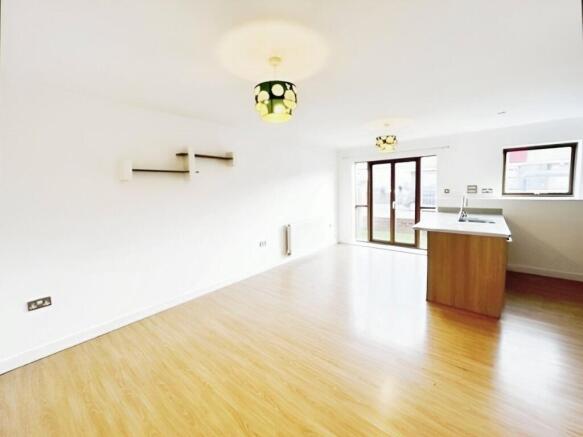 2 bed Flat for sale Image 5