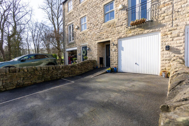 4 bed Terraced for sale Image 9