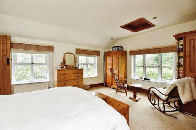 Master Suite: