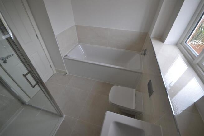5 Jockey Lane Bathroom.JPG