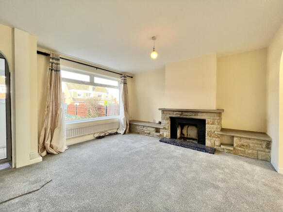 3 bed Semi-Detached to rent Image 4