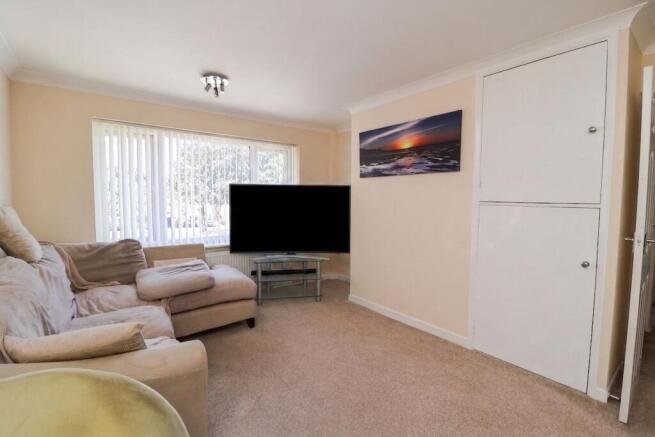 2 bed Flat for sale Image 6
