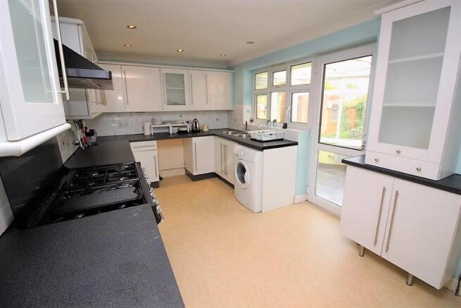Kitchen/ Breakfast Room