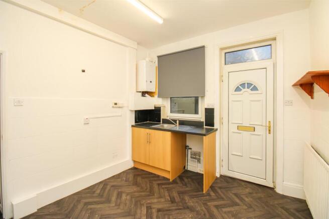 4 bed Detached for sale Image 7