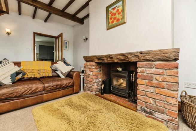 3 bed Semi-Detached for sale Image 4