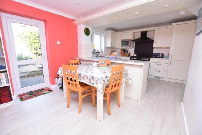 Kitchen/breakfast rm