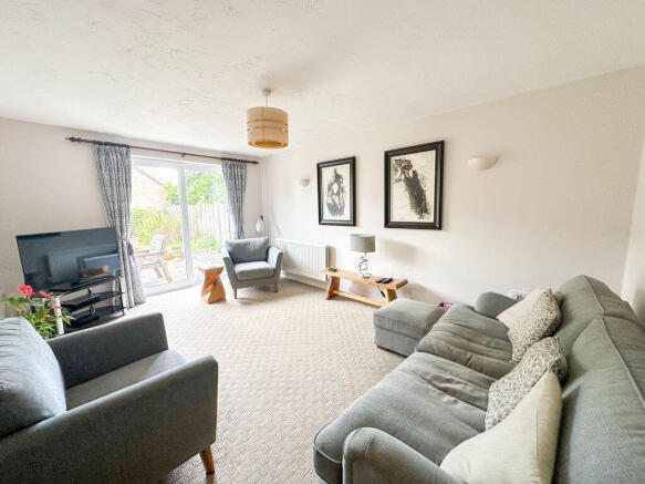 Finch Close, Shepton Mallet photo 4