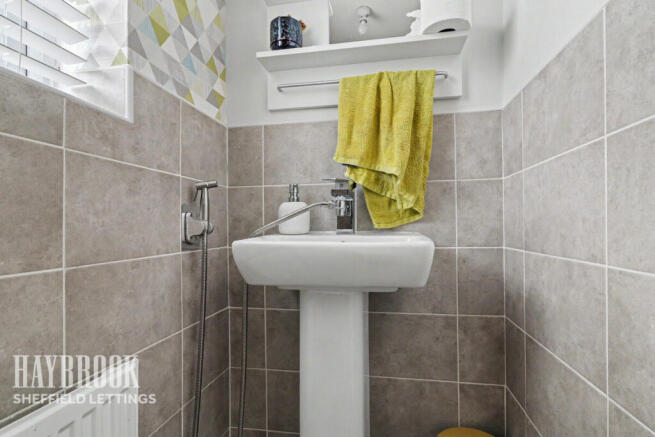 4 bed Detached to rent Image 4