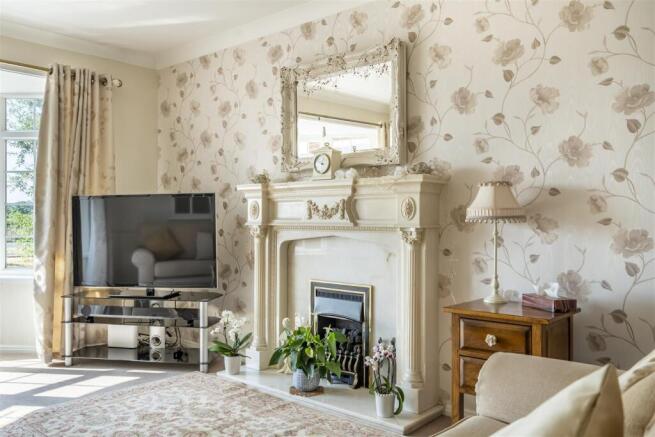 4 bed Detached for sale Image 4