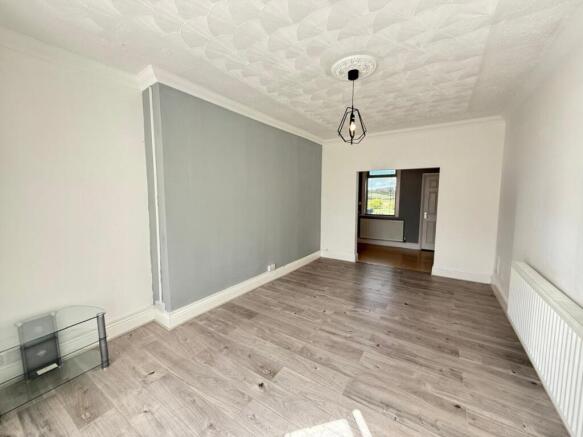 WhatsApp Image 2025-04-17 at 15.27.17_60980594