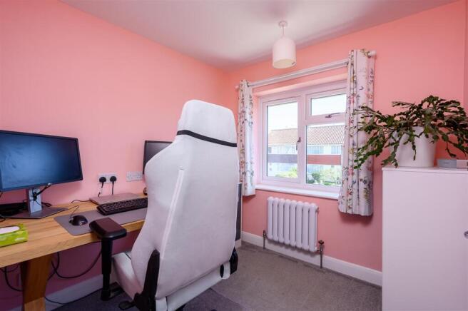 3 bed Semi-Detached for sale Image 11