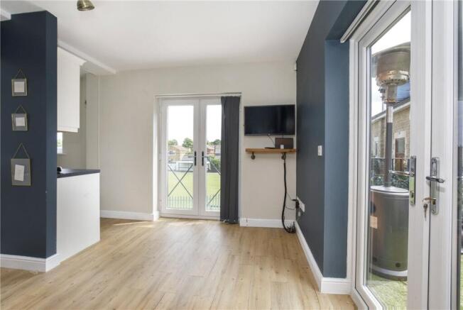 2 bed Semi-Detached to rent Image 7