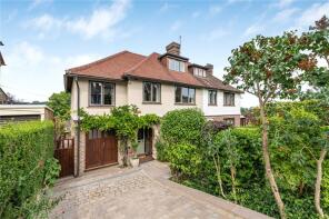 Hurstview, Highfields, Forest Row RH18 5AJ