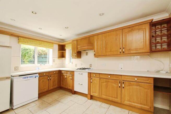 3 bed Detached Bungalow for sale Image 5