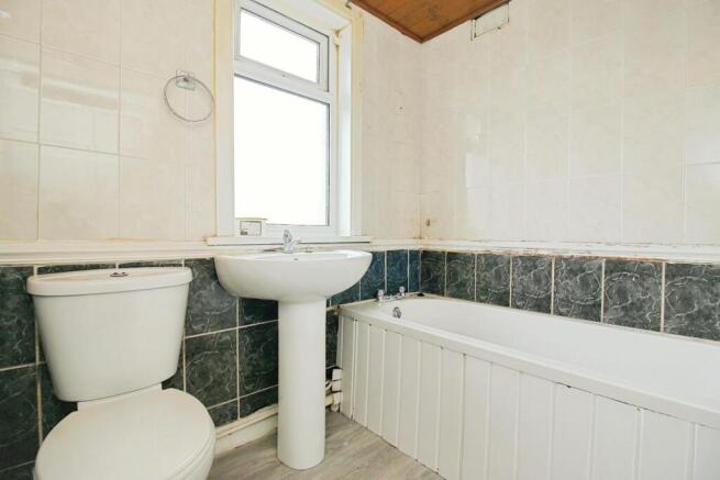 3 bed Semi-Detached for sale Image 9