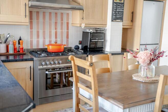 4 bed Terraced for sale Image 8