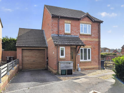 Chaffinch Drive, Cullompton, Devon, EX15 1UJ
