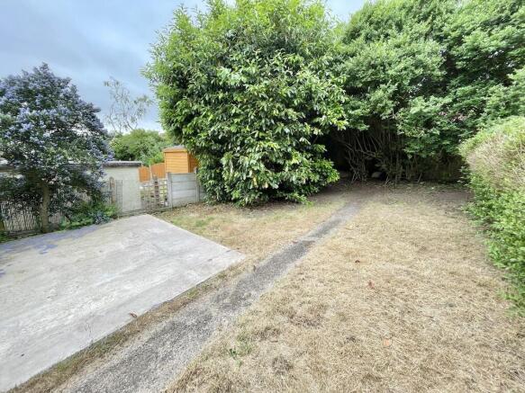 LOWER GORNAL - Ellowes Road photo 4