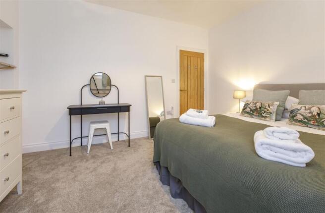 3 bed Terraced to rent Image 8