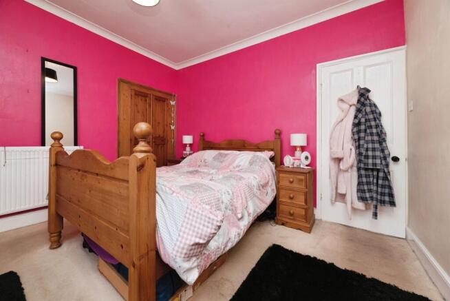 3 bed Terraced for sale Image 10