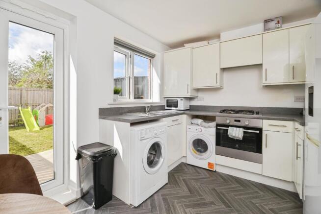 3 bed Not Specified for sale Image 8