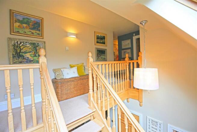 Ashton House-Landing