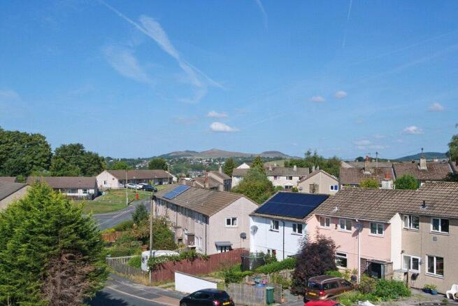 4 bed Semi-Detached for sale Image 9