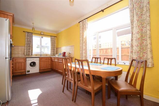 Kitchen/ Breakfast Room
