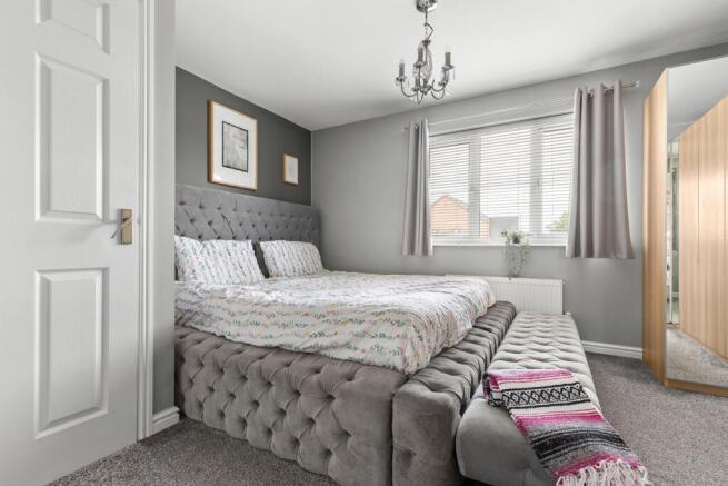 4 bed Detached for sale Image 12