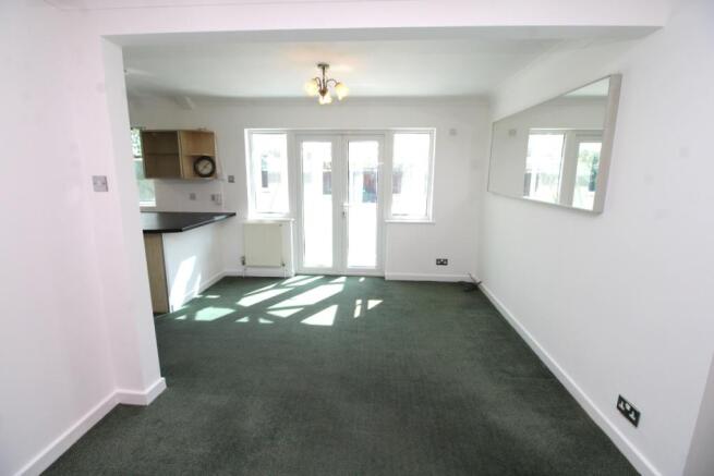 Kitchen / Dining Roo