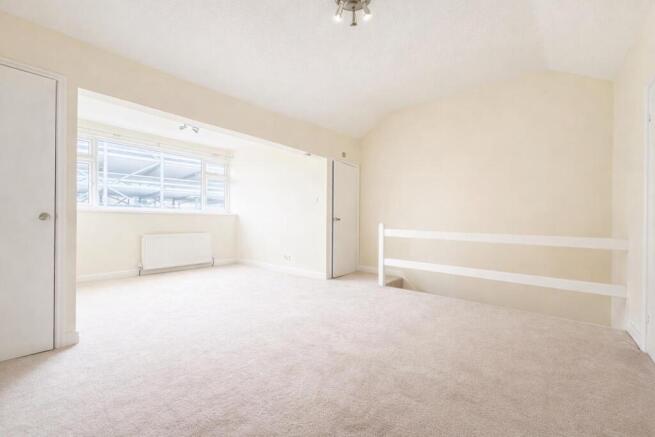 3 bed Terraced for sale Image 9