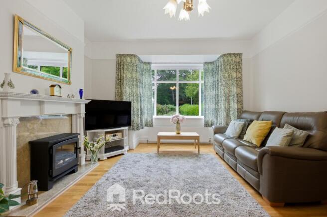 5 bed Semi-Detached for sale Image 4