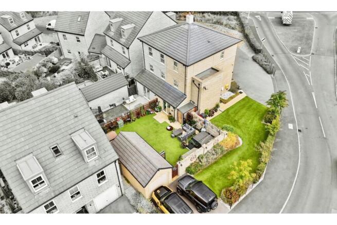 4 bed Semi-Detached for sale Image 3