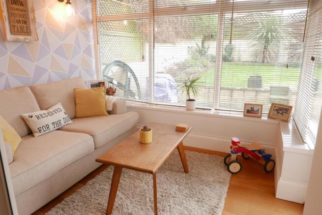 CONSERVATORY/RECEPTION ROOM