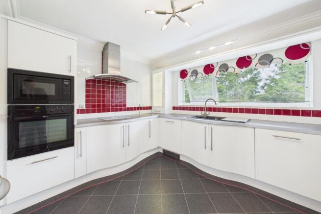 2 bed Apartment for sale Image 8